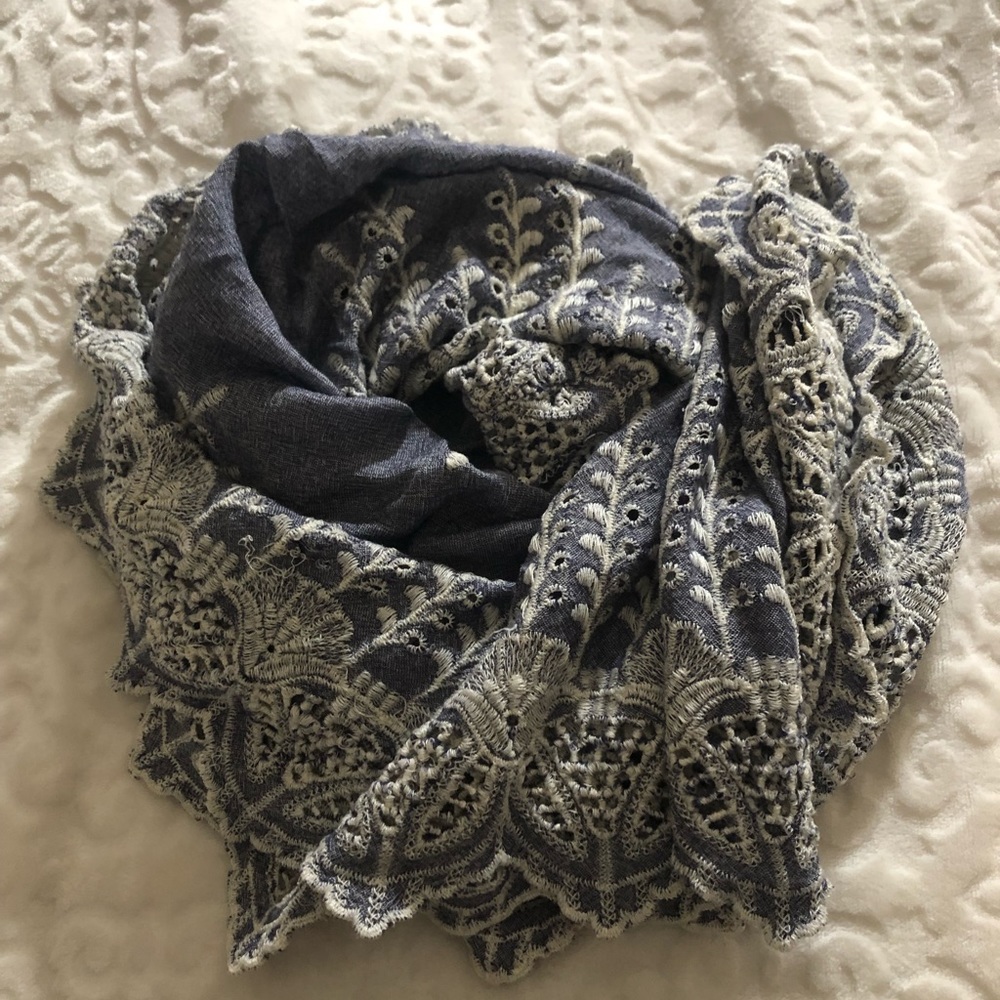 Infinity scarf - Picture 3 of 3